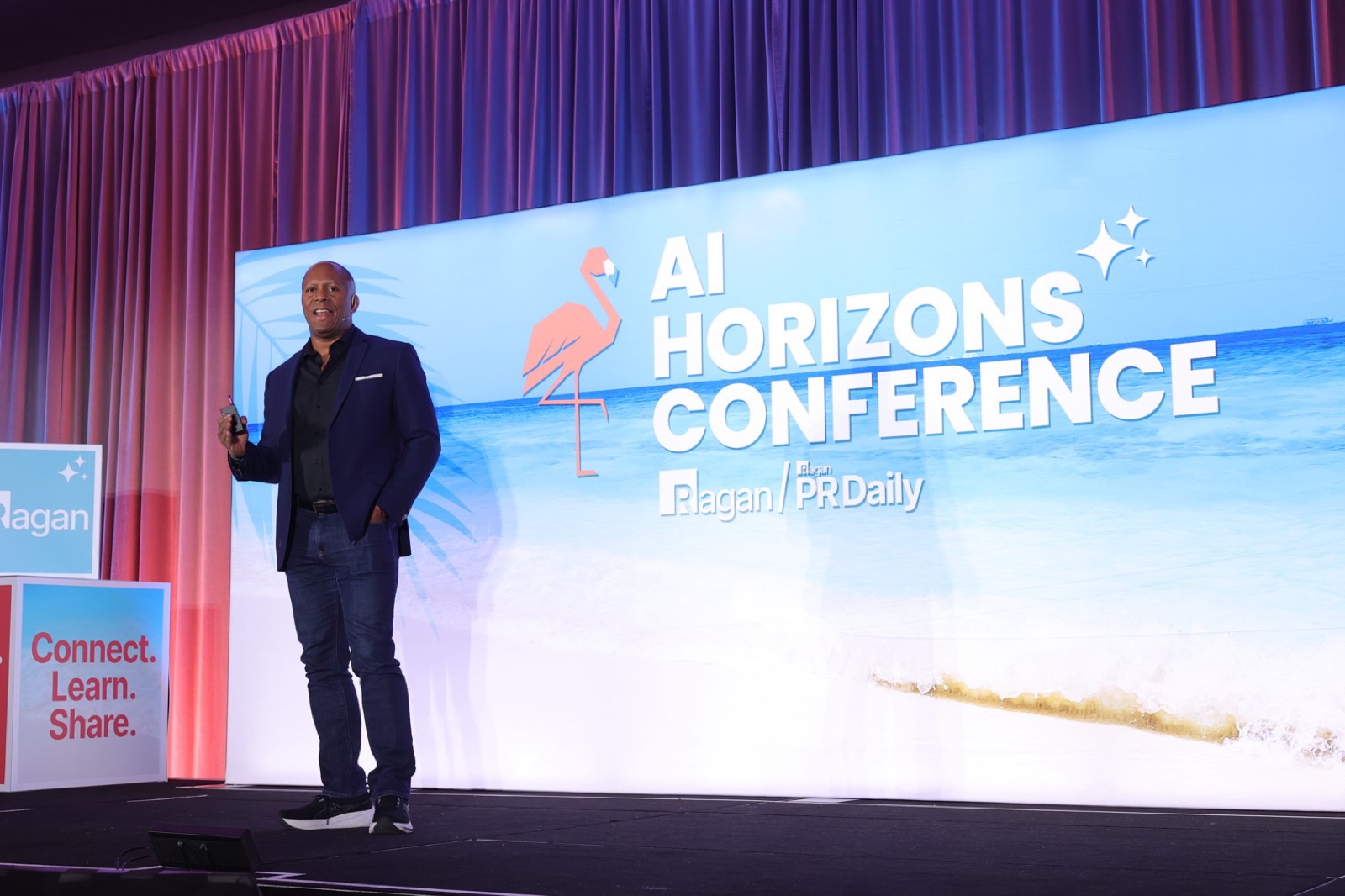 Chris Gee speaking to an agency audience
